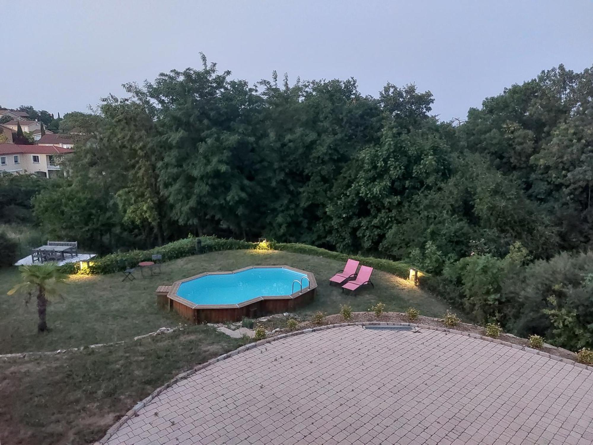 דירות Vernaison Comme Dans Un Ecrin - T2 De 50 M² Avec Jardin, Terrasse Et Piscine מראה חיצוני תמונה