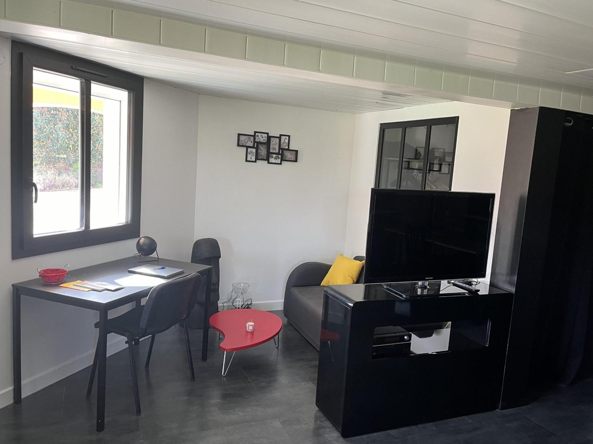 דירות Vernaison Comme Dans Un Ecrin - T2 De 50 M² Avec Jardin, Terrasse Et Piscine מראה חיצוני תמונה